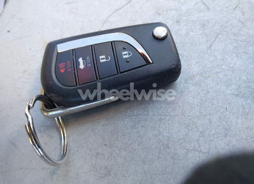 Photo 11 of 2020 Toyota Corolla SE (VIN 5YFS4RCE1LP049212)