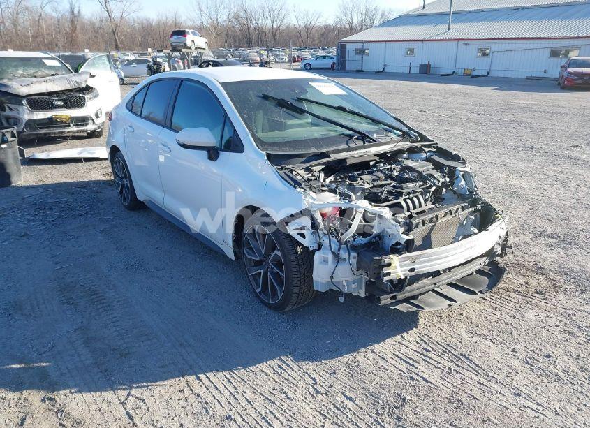 2020 Toyota Corolla SE (VIN 5YFS4RCE3LP011948) main photo