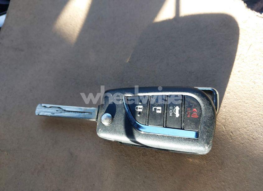 Photo 11 of 2020 Toyota Corolla SE (VIN 5YFS4RCE3LP011948)