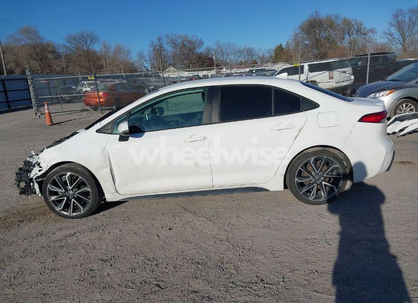 Photo 15 of 2020 Toyota Corolla SE (VIN 5YFS4RCE3LP011948)