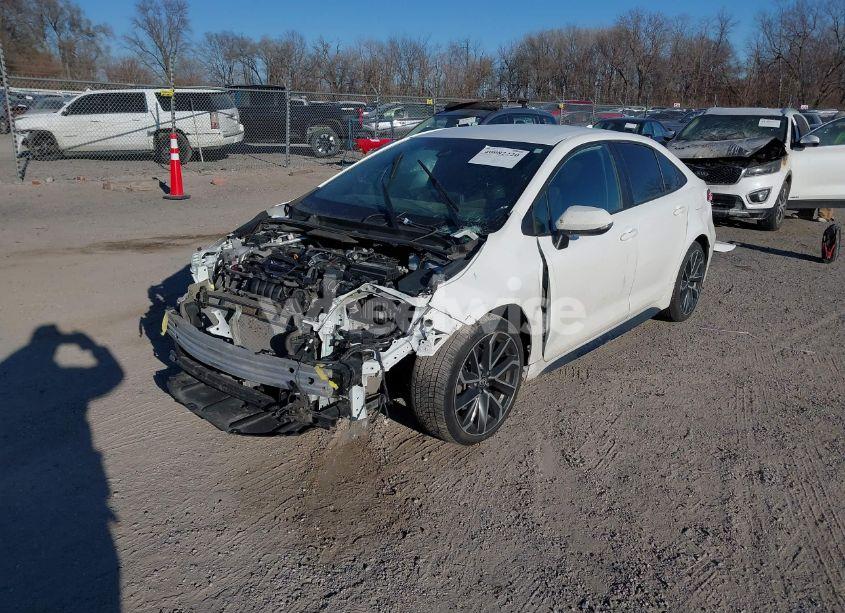 Photo 2 of 2020 Toyota Corolla SE (VIN 5YFS4RCE3LP011948)