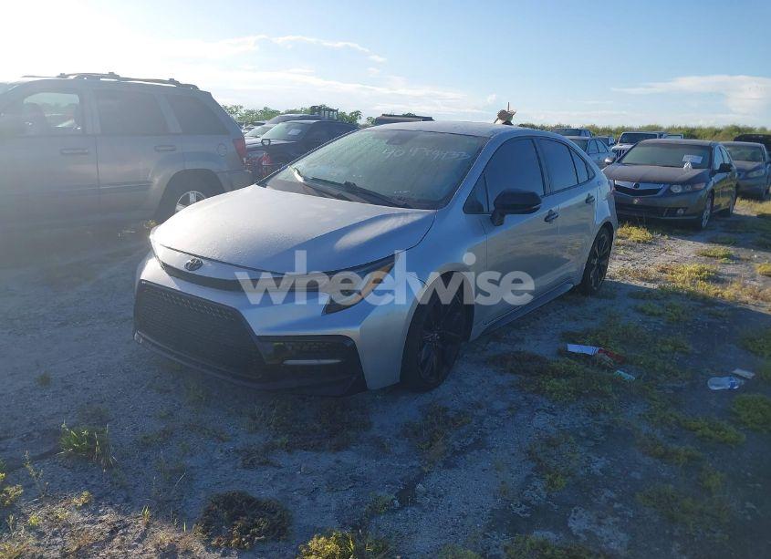Photo 2 of 2020 Toyota Corolla SE NIGHTSHADE EDITION (VIN 5YFS4RCE3LP035389)
