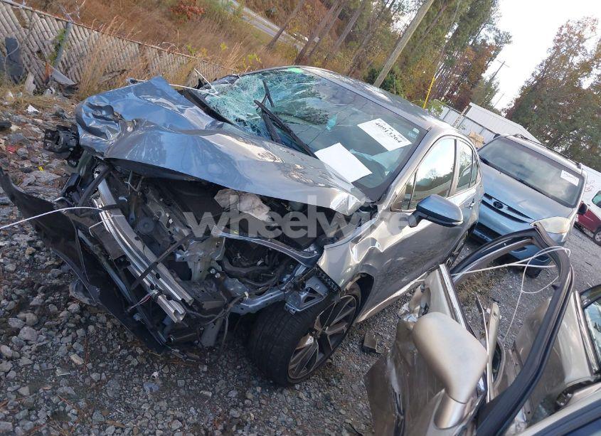 Photo 2 of 2020 Toyota Corolla SE (VIN 5YFS4RCE9LP051712)