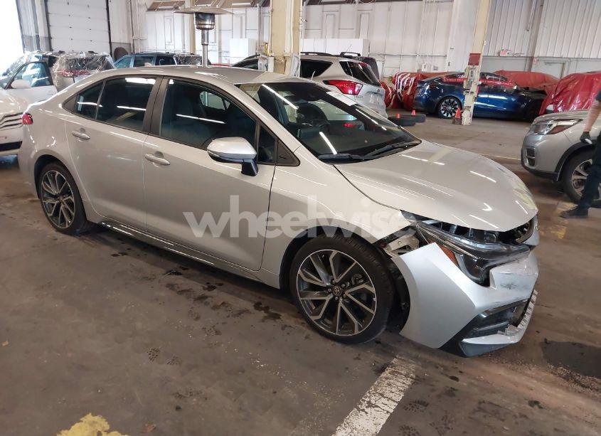 2020 Toyota Corolla SE (VIN 5YFS4RCE9LP053136) main photo