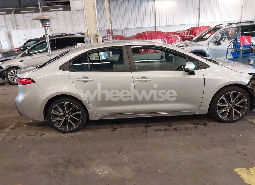 Photo 13 of 2020 Toyota Corolla SE (VIN 5YFS4RCE9LP053136)