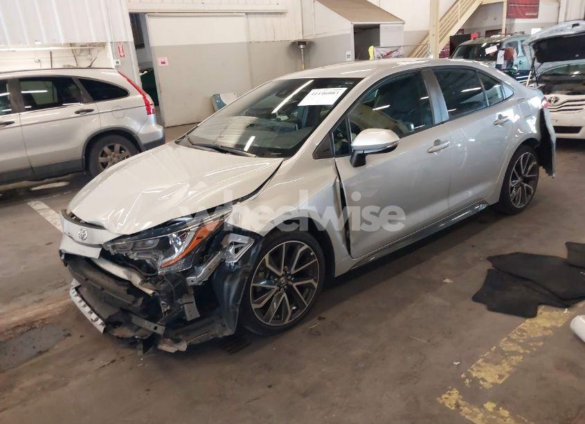 Photo 2 of 2020 Toyota Corolla SE (VIN 5YFS4RCE9LP053136)