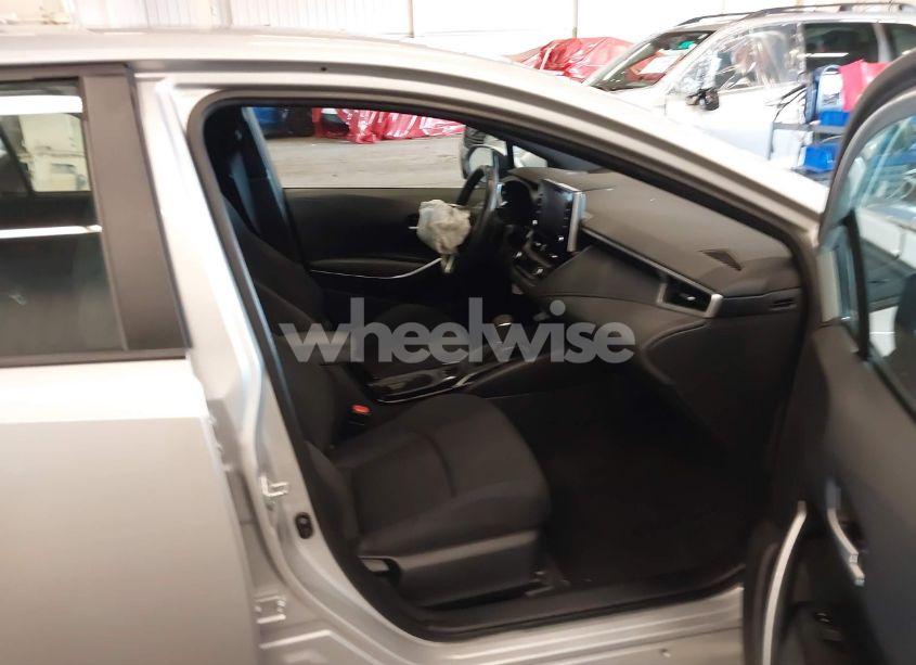 Photo 5 of 2020 Toyota Corolla SE (VIN 5YFS4RCE9LP053136)