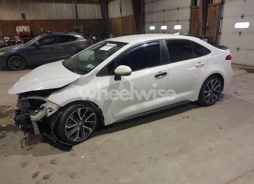 Photo 2 of 2020 Toyota Corolla SE (VIN 5YFS4RCEXLP029590)
