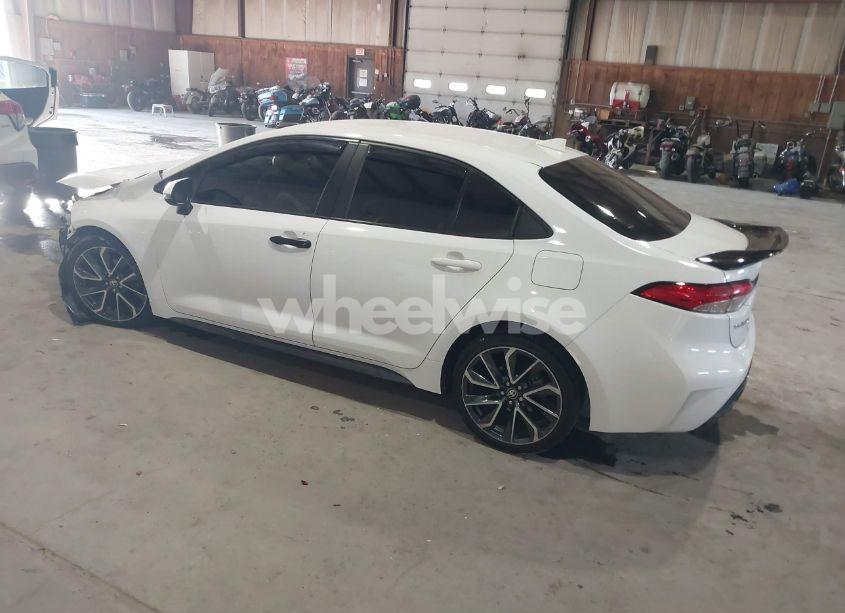 Photo 3 of 2020 Toyota Corolla SE (VIN 5YFS4RCEXLP029590)