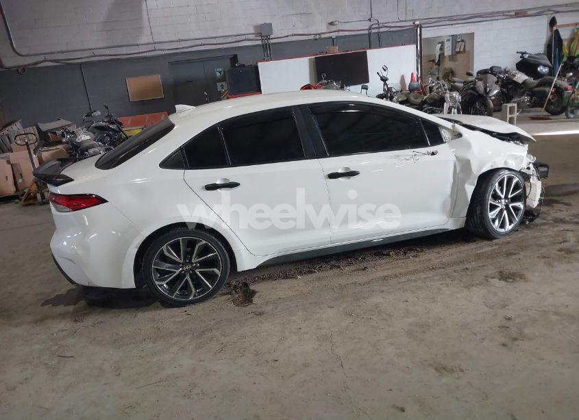 Photo 4 of 2020 Toyota Corolla SE (VIN 5YFS4RCEXLP029590)