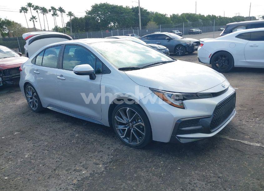 2022 Toyota Corolla XSE (VIN 5YFT4MCE3NP112398) main photo