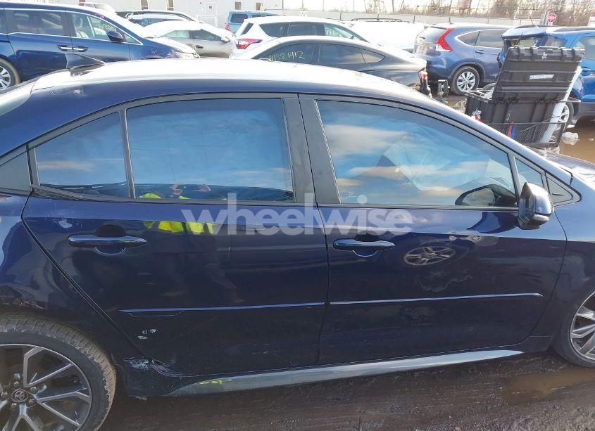 Photo 13 of 2022 Toyota Corolla XSE (VIN 5YFT4MCE4NP103659)