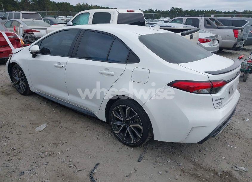 Photo 3 of 2021 Toyota Corolla XSE (VIN 5YFT4MCE9MP077929)