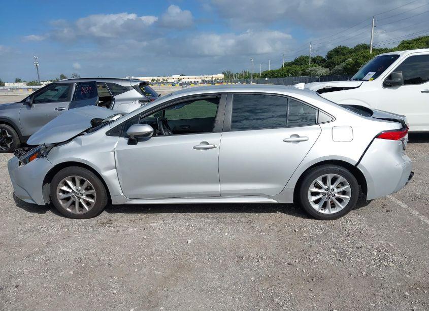 Photo 14 of 2021 Toyota Corolla LE (VIN 5YFVPMAE0MP271039)