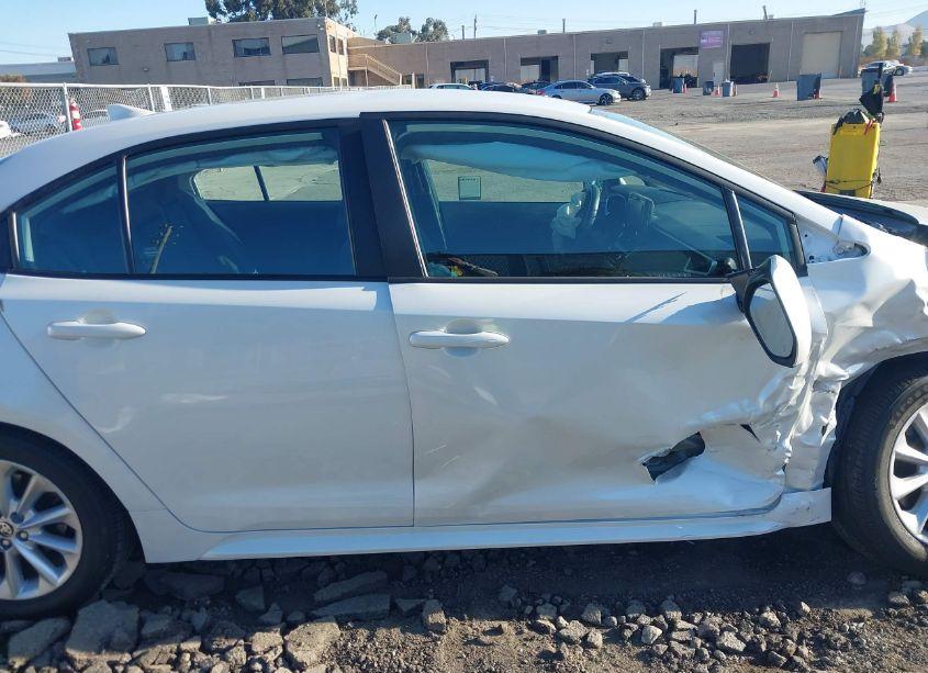 Photo 14 of 2022 Toyota Corolla LE (VIN 5YFVPMAE1NP280429)
