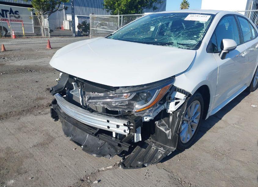 Photo 6 of 2022 Toyota Corolla LE (VIN 5YFVPMAE1NP280429)