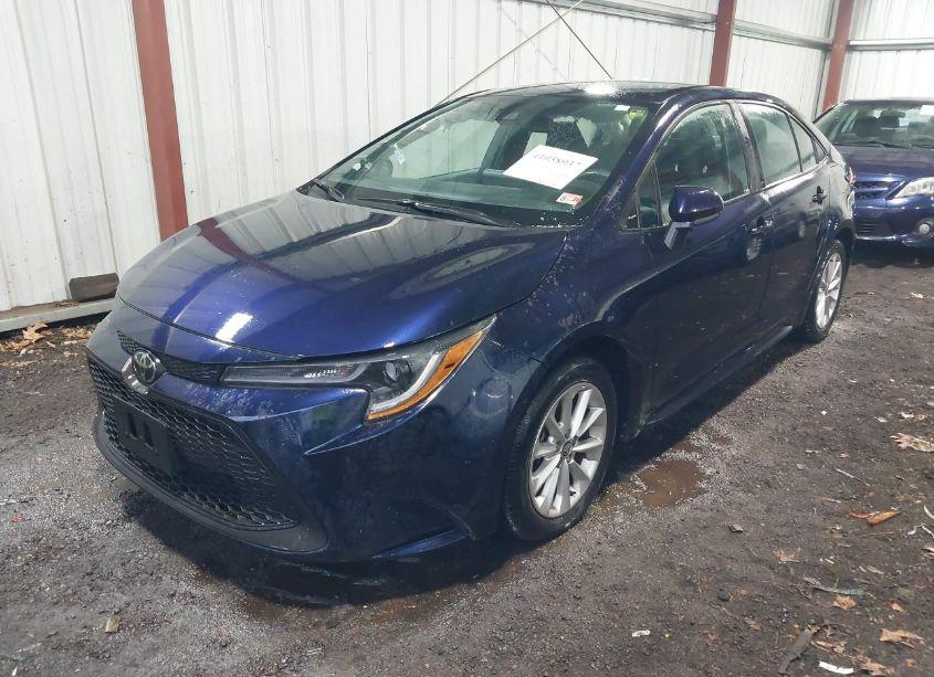Photo 2 of 2022 Toyota Corolla LE (VIN 5YFVPMAE1NP339057)
