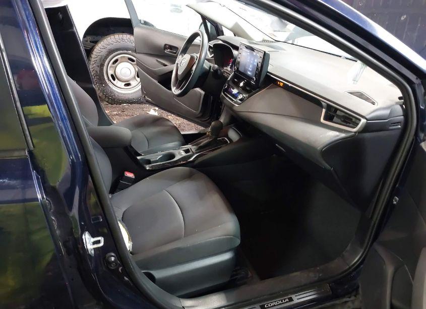 Photo 5 of 2022 Toyota Corolla LE (VIN 5YFVPMAE1NP339057)