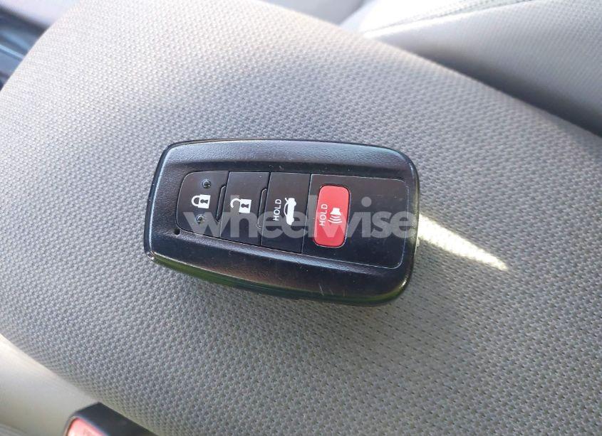 Photo 11 of 2022 Toyota Corolla LE (VIN 5YFVPMAE1NP362421)