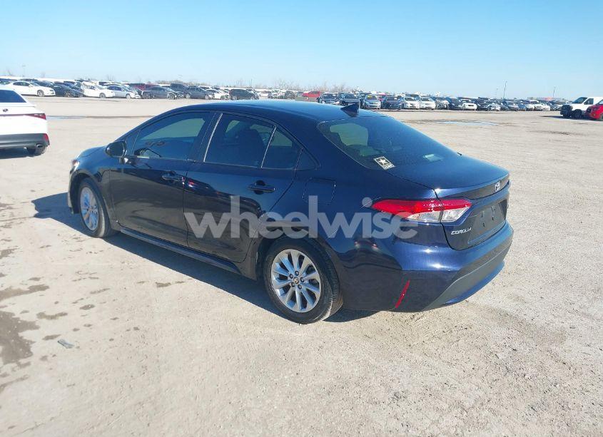 Photo 3 of 2022 Toyota Corolla LE (VIN 5YFVPMAE1NP362421)