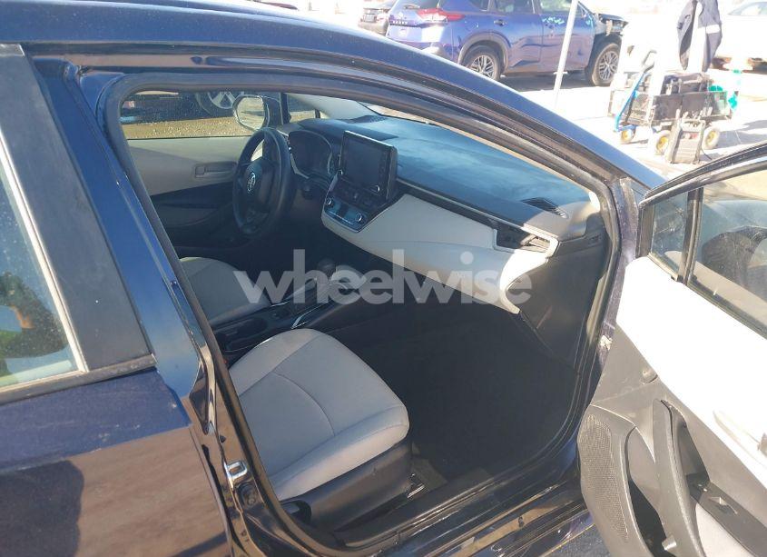 Photo 5 of 2022 Toyota Corolla LE (VIN 5YFVPMAE1NP362421)