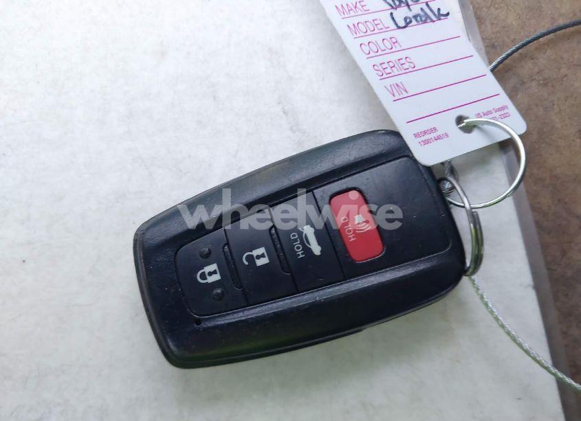 Photo 11 of 2021 Toyota Corolla LE (VIN 5YFVPMAE3MP228587)