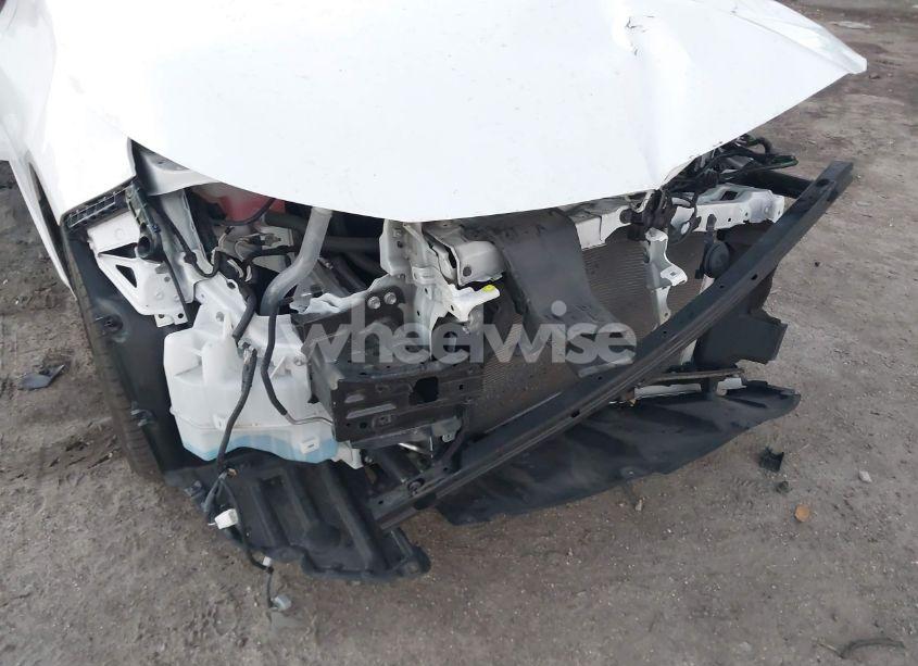 Photo 6 of 2021 Toyota Corolla LE (VIN 5YFVPMAE3MP228587)