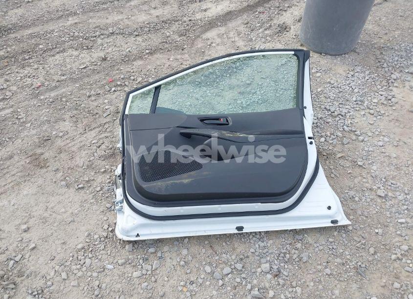 Photo 12 of 2022 Toyota Corolla LE (VIN 5YFVPMAE3NP304133)