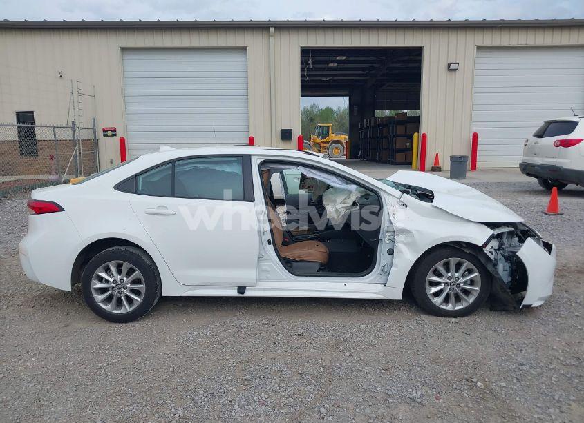 Photo 14 of 2022 Toyota Corolla LE (VIN 5YFVPMAE3NP304133)