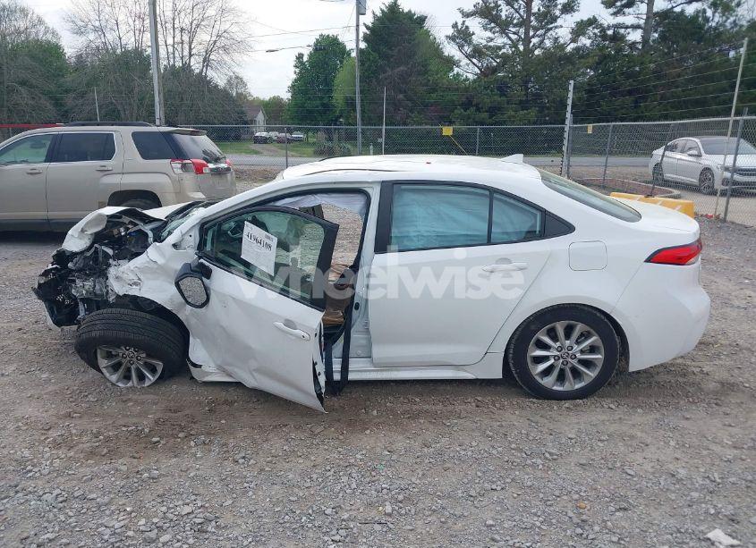 Photo 15 of 2022 Toyota Corolla LE (VIN 5YFVPMAE3NP304133)