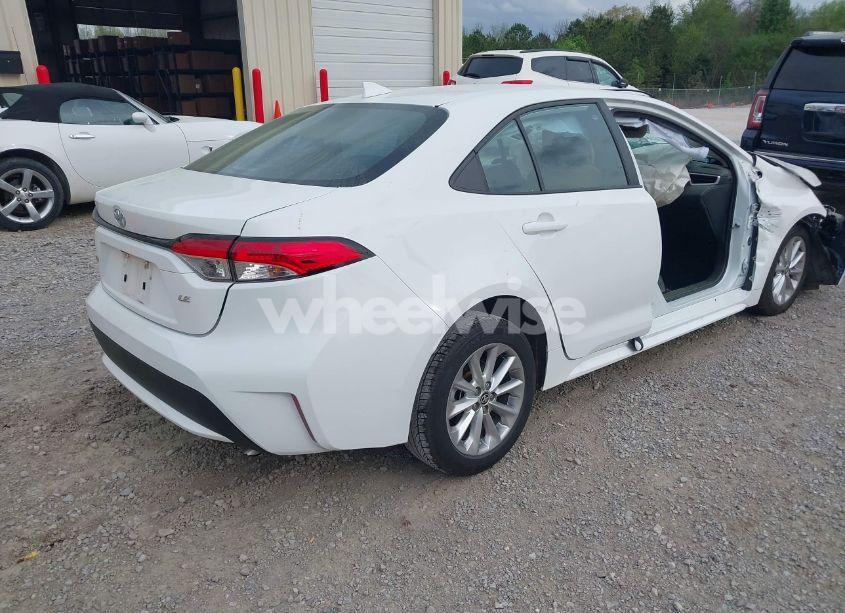 Photo 4 of 2022 Toyota Corolla LE (VIN 5YFVPMAE3NP304133)