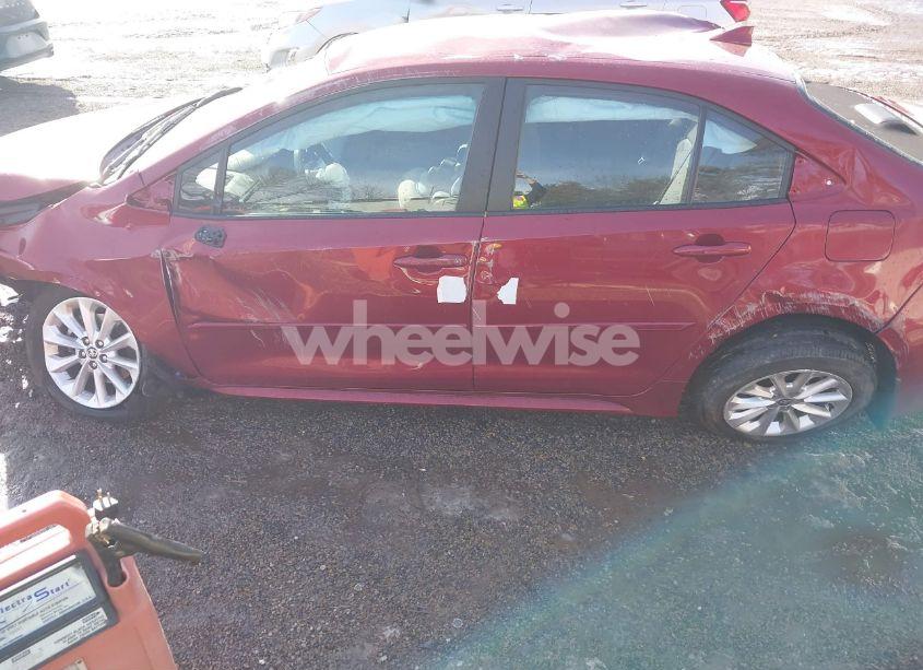 Photo 14 of 2022 Toyota Corolla LE (VIN 5YFVPMAE3NP355275)