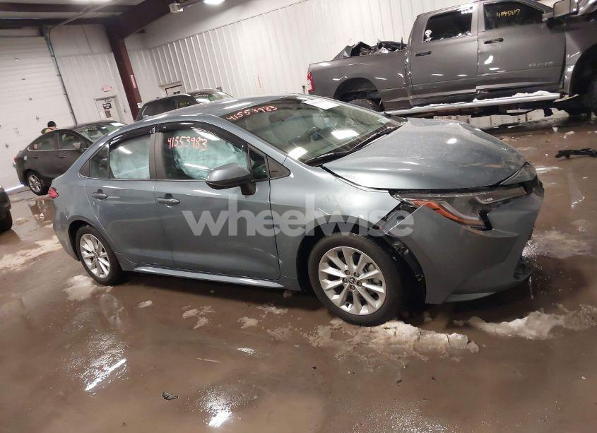 Photo 13 of 2022 Toyota Corolla LE (VIN 5YFVPMAE3NP376000)