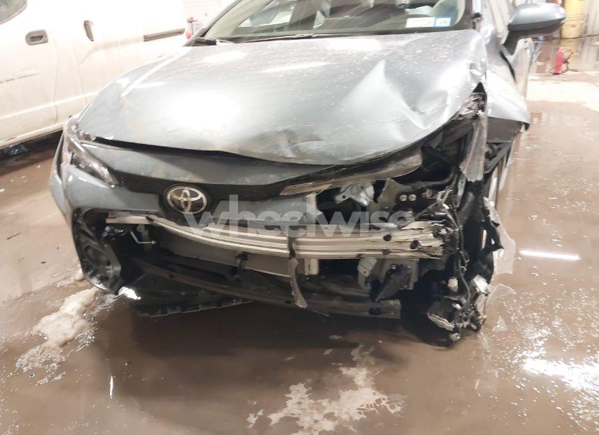 Photo 6 of 2022 Toyota Corolla LE (VIN 5YFVPMAE3NP376000)