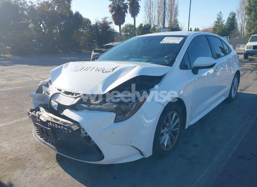 Photo 2 of 2021 Toyota Corolla LE (VIN 5YFVPMAE4MP208431)