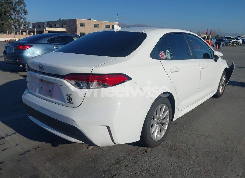 Photo 4 of 2021 Toyota Corolla LE (VIN 5YFVPMAE4MP208431)