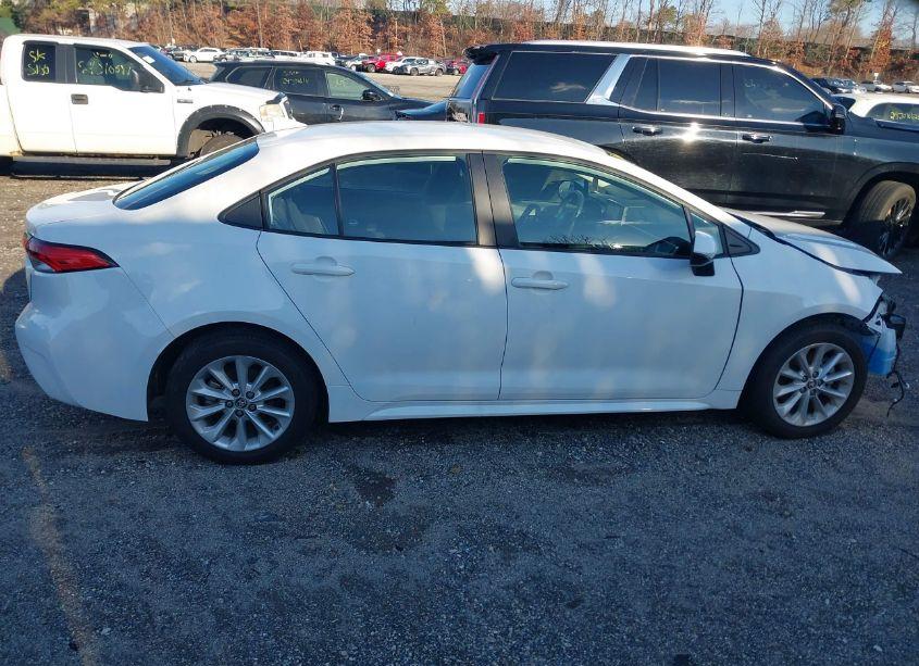 Photo 13 of 2022 Toyota Corolla LE (VIN 5YFVPMAE6NP372488)