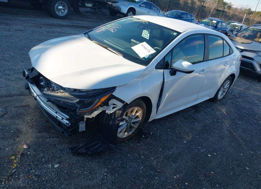 Photo 2 of 2022 Toyota Corolla LE (VIN 5YFVPMAE6NP372488)