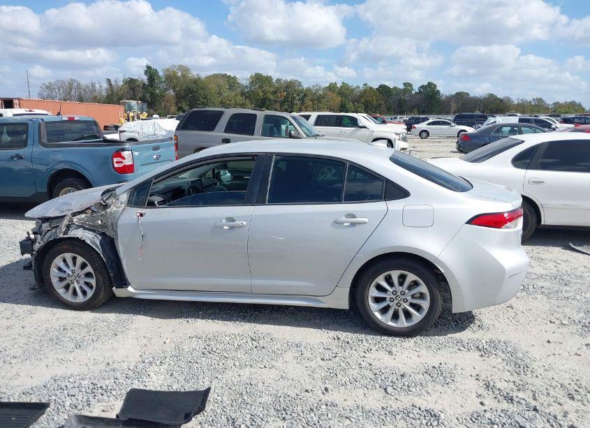 Photo 15 of 2021 Toyota Corolla LE (VIN 5YFVPMAE7MP224204)
