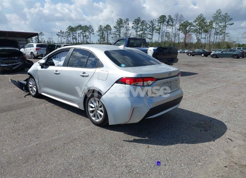 Photo 3 of 2022 Toyota Corolla LE (VIN 5YFVPMAE7NP373049)