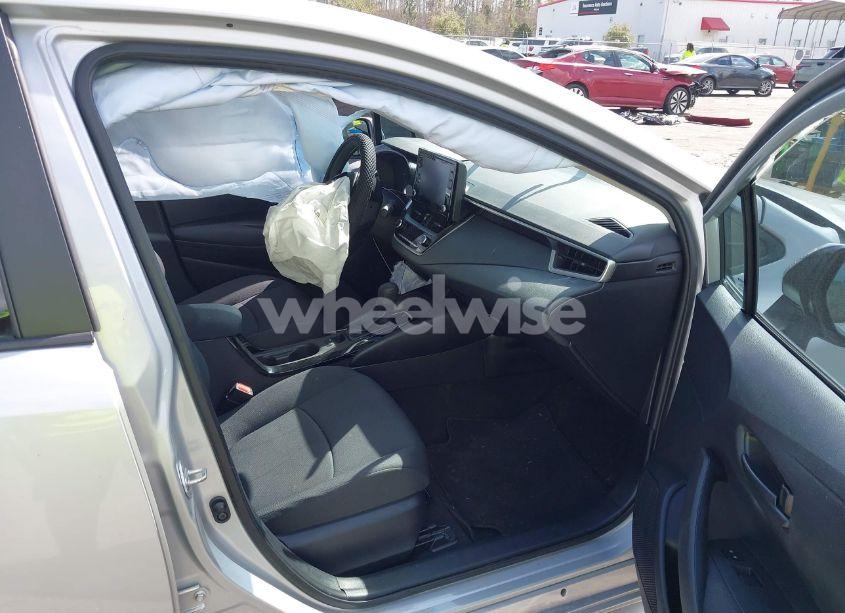 Photo 5 of 2022 Toyota Corolla LE (VIN 5YFVPMAE7NP373049)