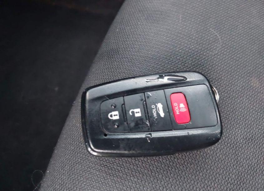 Photo 11 of 2022 Toyota Corolla LE (VIN 5YFVPMAE8NP322143)