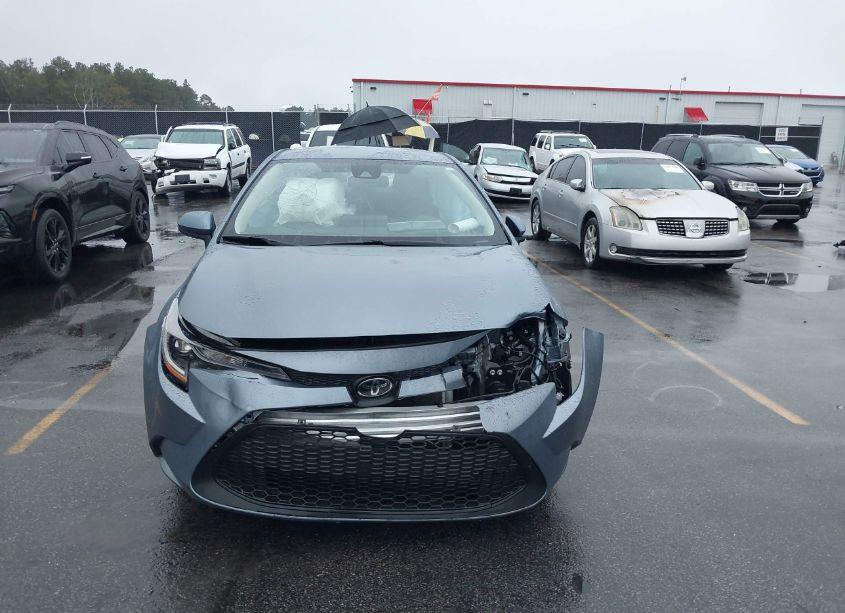 Photo 12 of 2022 Toyota Corolla LE (VIN 5YFVPMAE8NP322143)