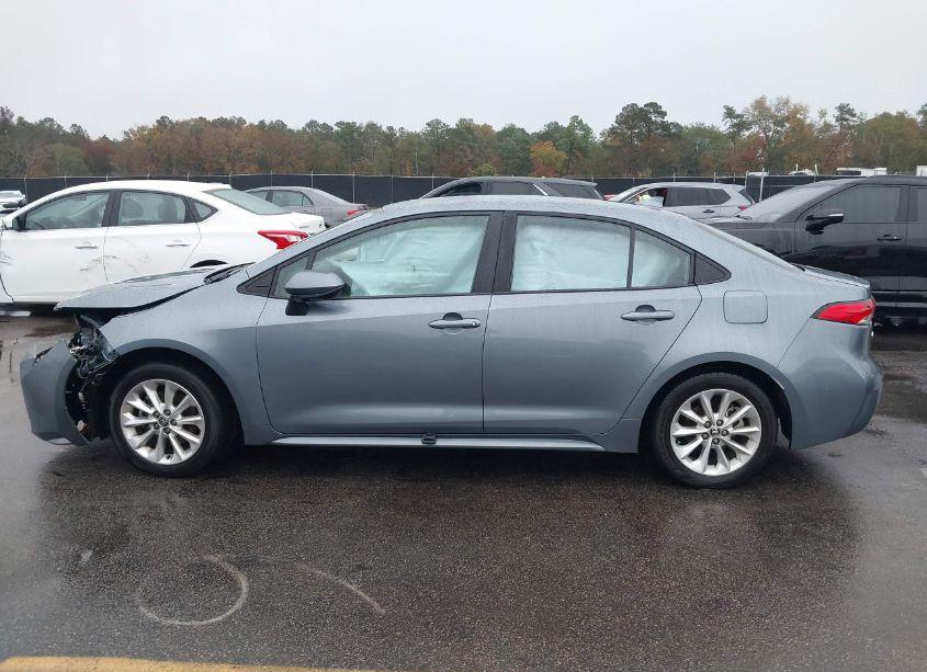 Photo 14 of 2022 Toyota Corolla LE (VIN 5YFVPMAE8NP322143)