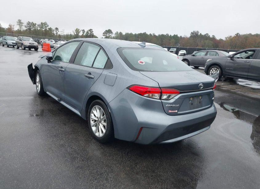 Photo 3 of 2022 Toyota Corolla LE (VIN 5YFVPMAE8NP322143)