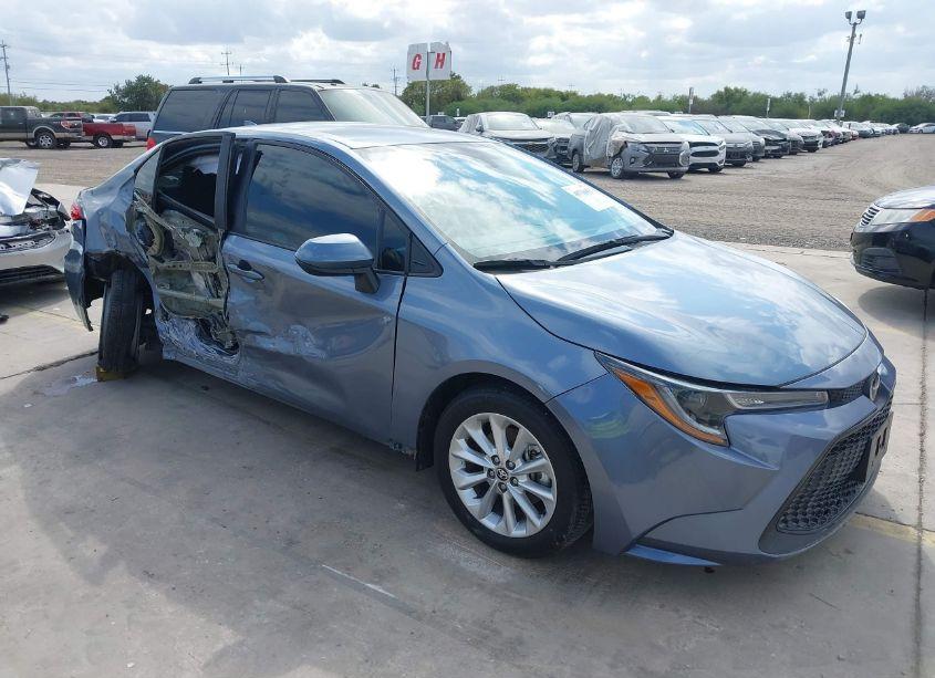 2022 Toyota Corolla LE (VIN 5YFVPMAE9NP374252) main photo