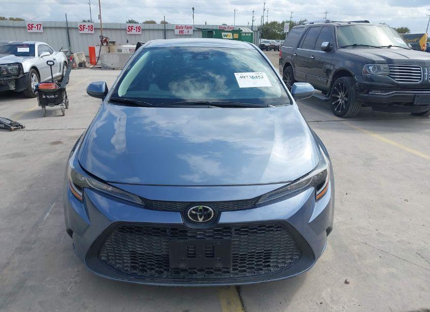 Photo 13 of 2022 Toyota Corolla LE (VIN 5YFVPMAE9NP374252)