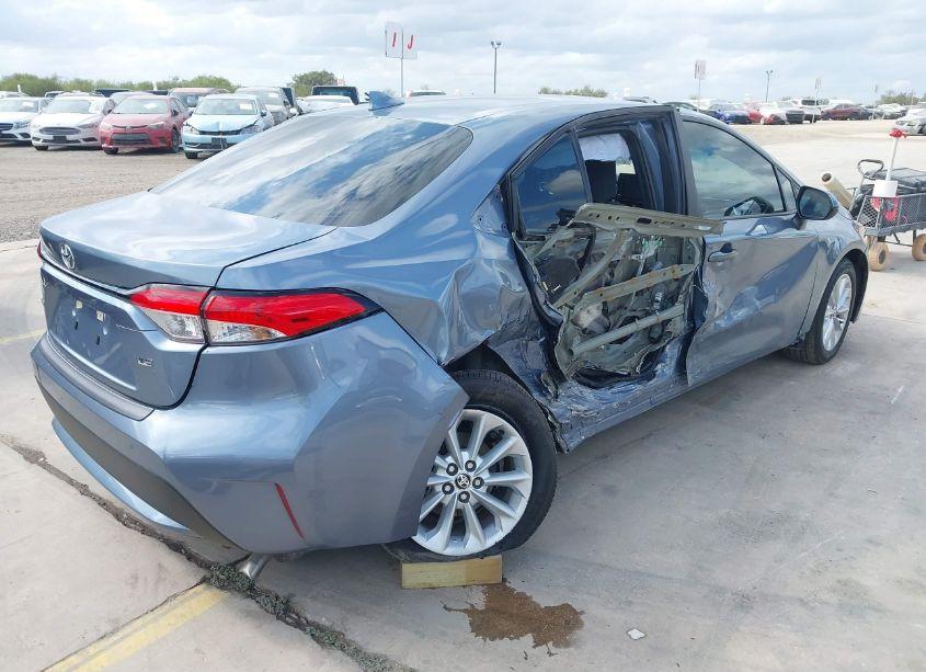 Photo 4 of 2022 Toyota Corolla LE (VIN 5YFVPMAE9NP374252)