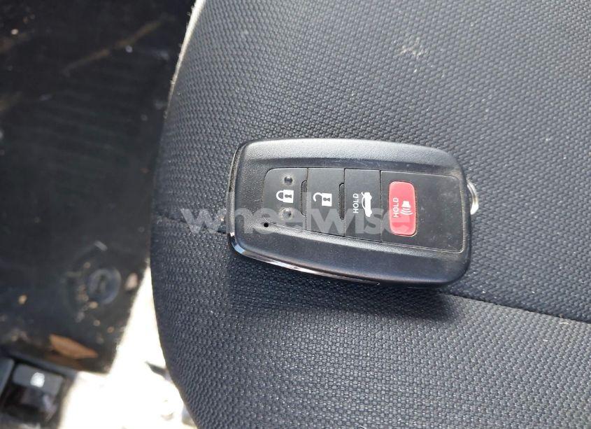 Photo 11 of 2022 Toyota Corolla LE (VIN 5YFVPMAE9NP378897)