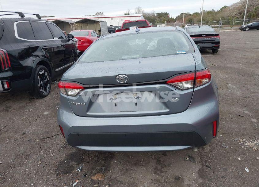 Photo 16 of 2022 Toyota Corolla LE (VIN 5YFVPMAE9NP378897)